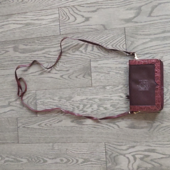Small brown crossbody bag by be - Picture 2 of 8